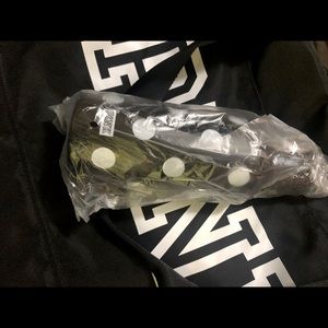 New PINK duffel bag with water bottle